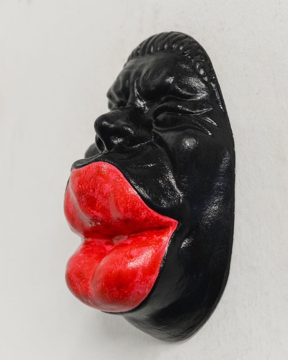 "Siren" Cast Aluminium Modern Wall Art side profile of wall art