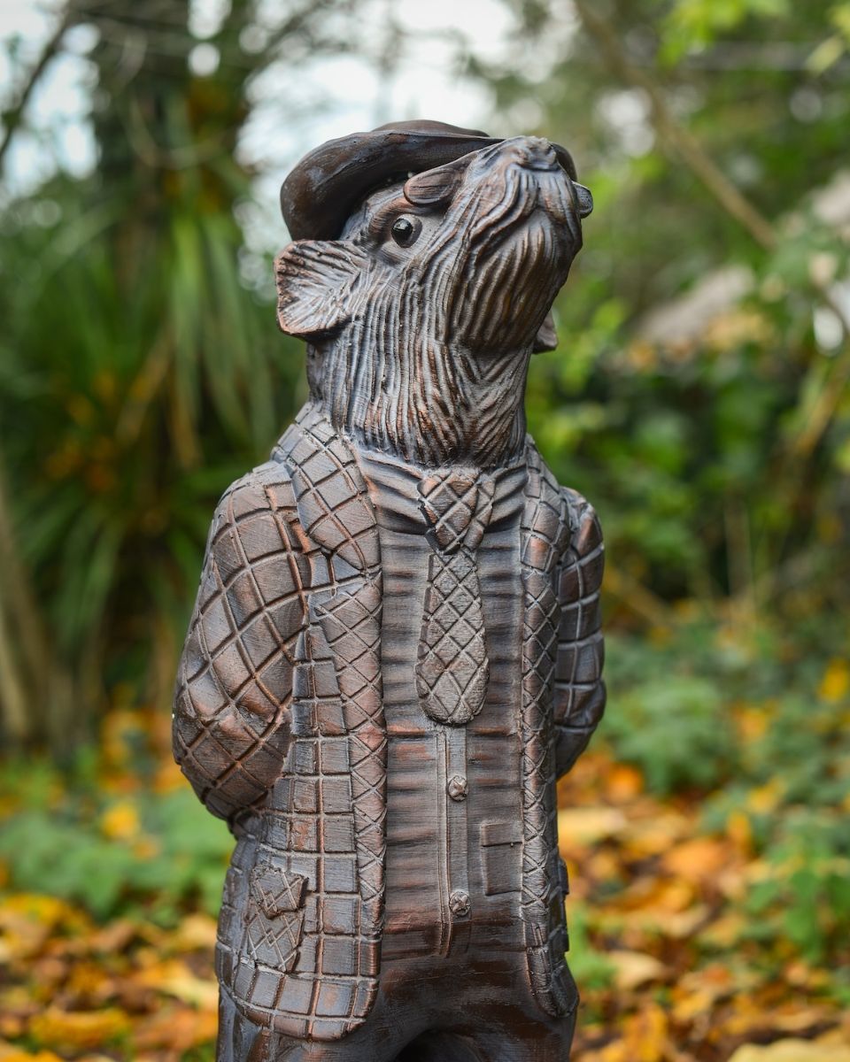 "The Hearthland Squire’ Resin Badger Garden Sculpture - Large close up