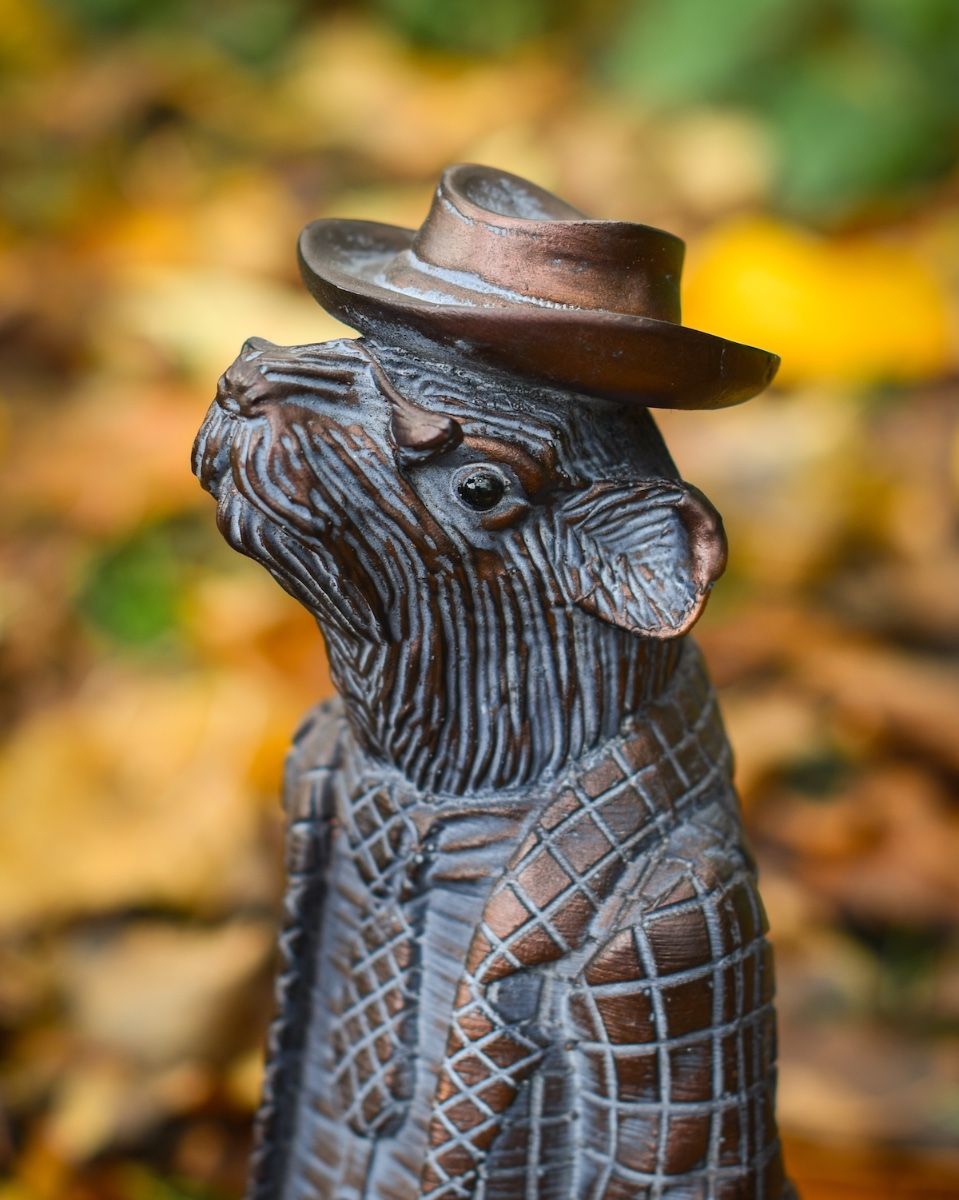 ‘The Hearthland Squire’ Resin Garden Sculpture - Small close up of hat