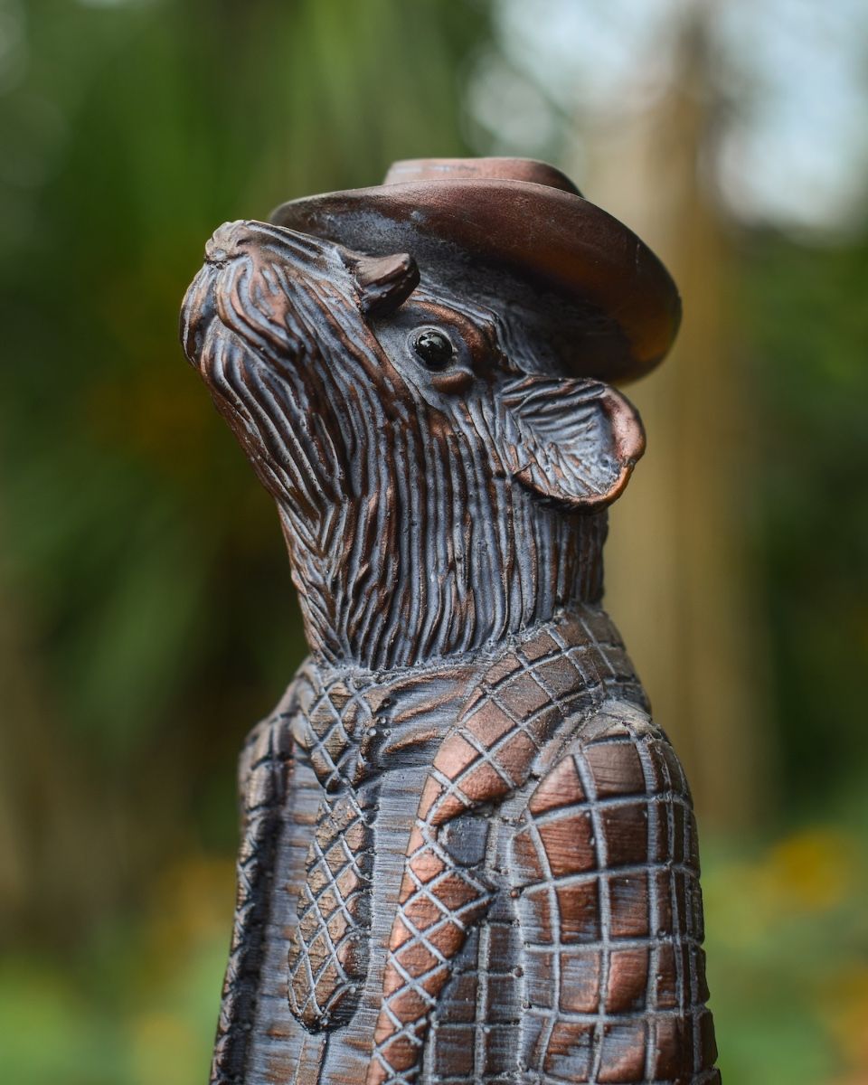 ‘The Hearthland Squire’ Resin Garden Sculpture - Small close up of head