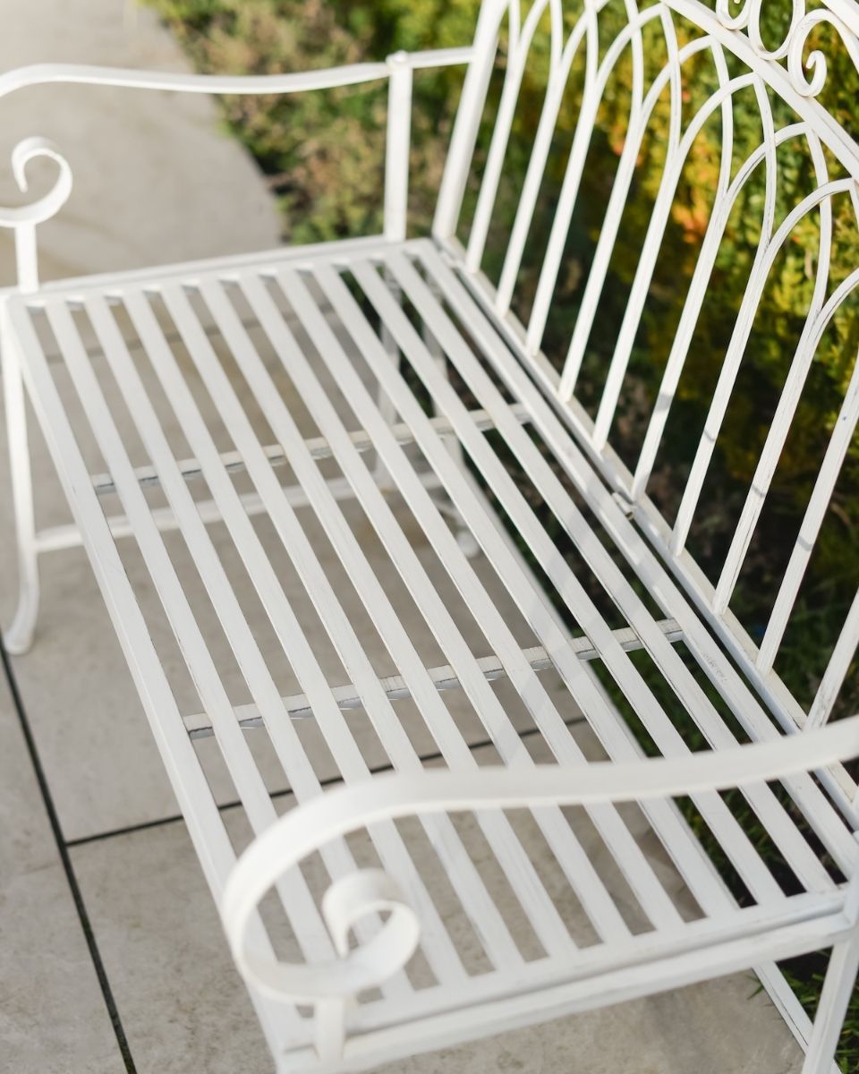 "Vienne" Two Seater Wrought Iron Garden Bench - Cream close up of slatted seat