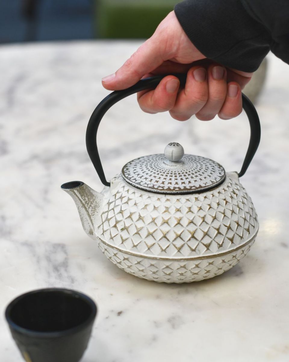 Scale image of "Agawa" White Finish Cast Iron Japanese Style Teapot Scale image of "Agawa" White Finish Cast Iron Japanese Style Teapot