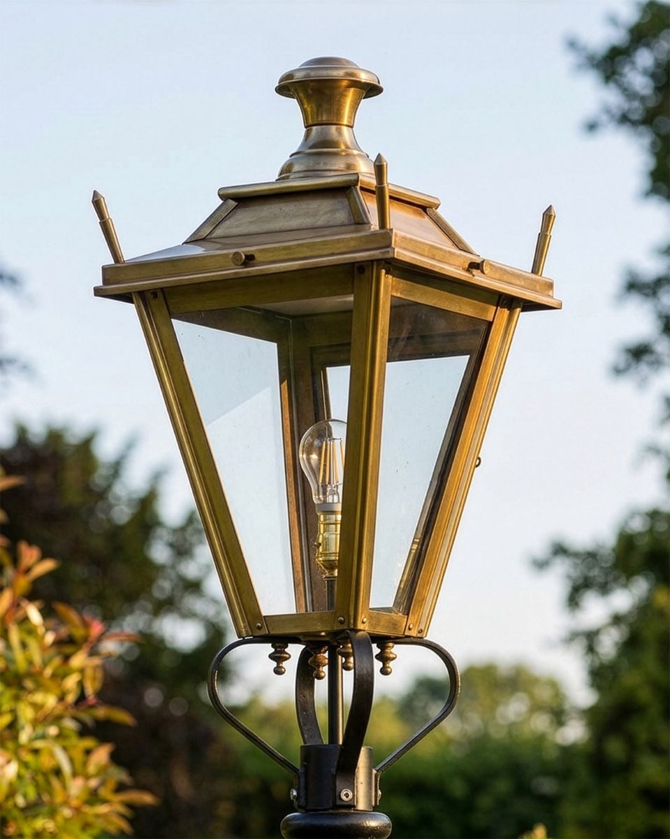 Antique Brass Dorchester Lantern 70cm Digital Illustration