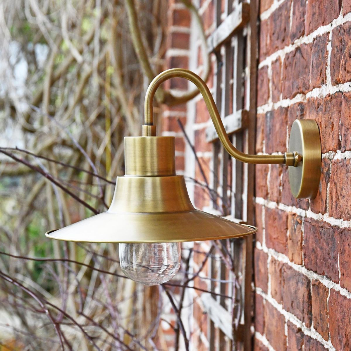 Side View of the Antique Brass Traditional Barn Wall Light Side View of the Antique Brass Traditional Barn Wall Light