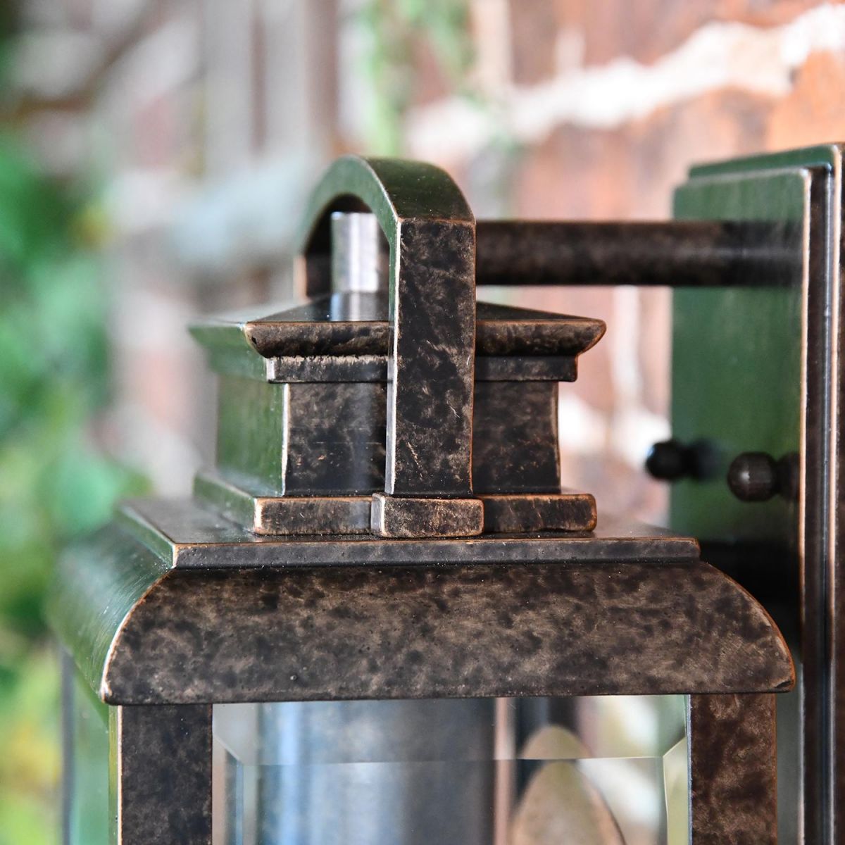 View of the Top Fix Bracket on the Wall Light