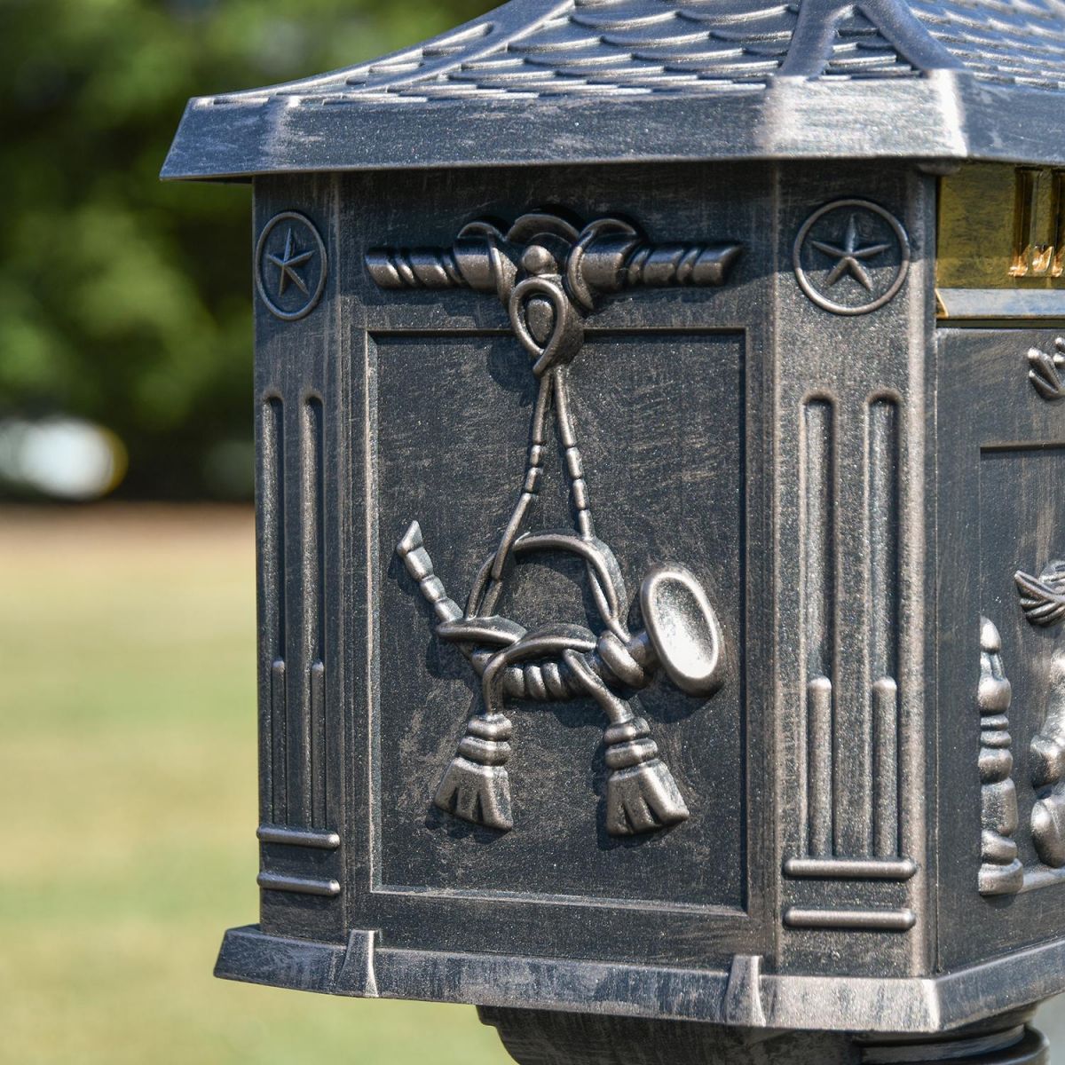 Design on the Side of the Antique Bronze Huntingdon Post Box