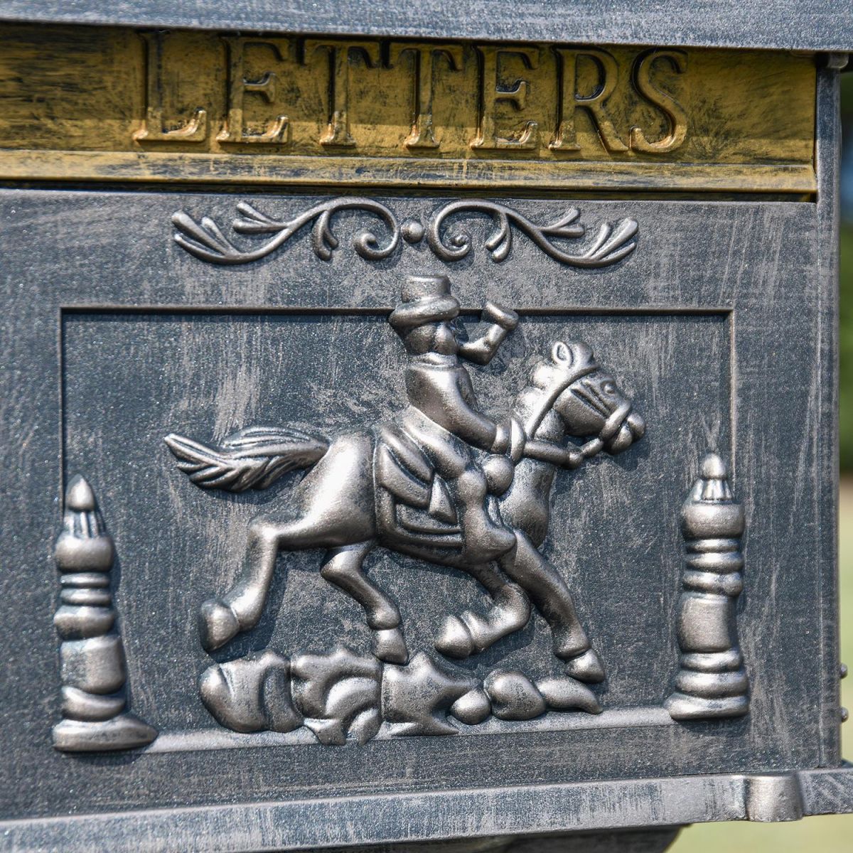 Design on the Front of the Antique Bronze Huntingdon Post Box