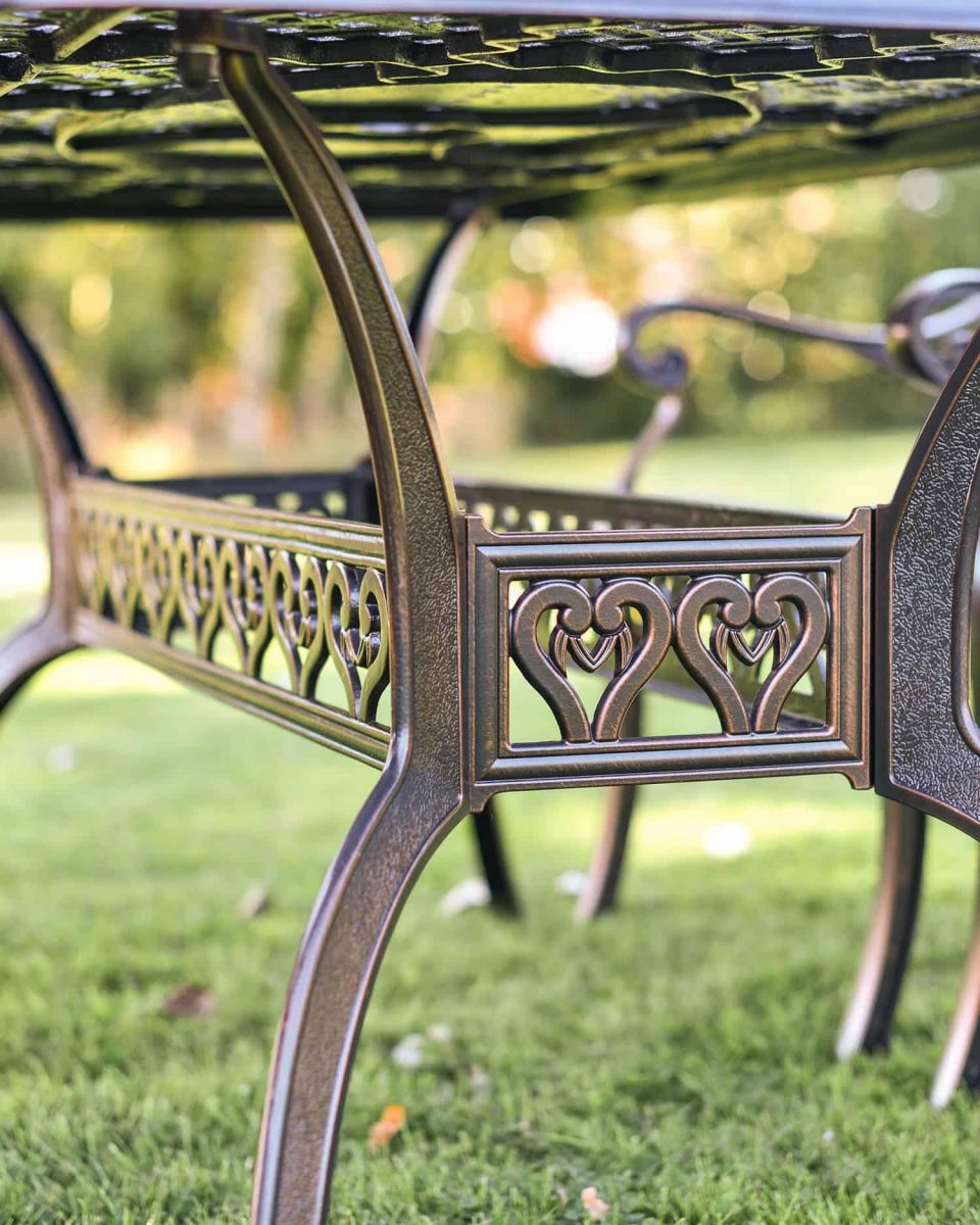 Close-Up of Integral Stand for Table & Chair Set