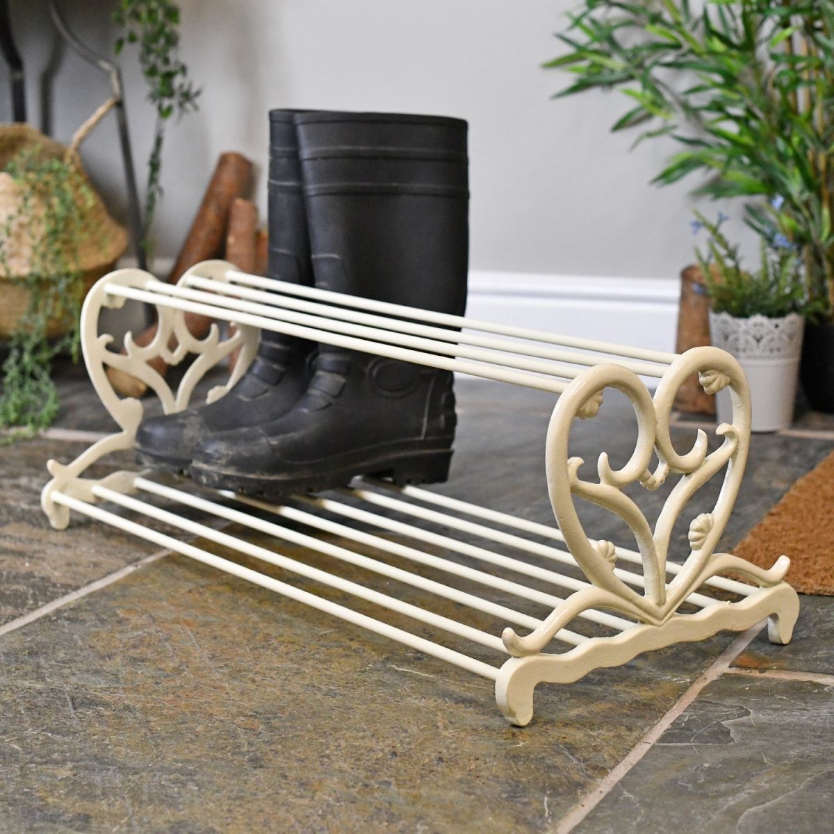 Antique Cream love Heart Shoe Stand
