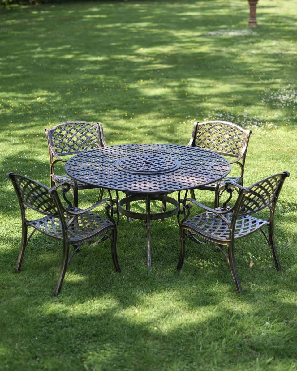 Antique Gold "Frosted" Four Seater Table & Chair Set with Grill in Situ Antique Gold "Frosted" Four Seater Table & Chair Set with Grill in Situ