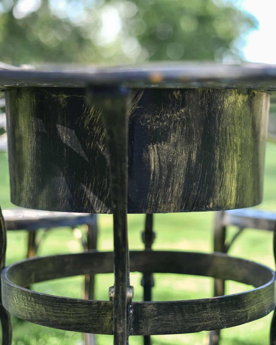 Close-Up of Removable Grill for Antique Gold "Frosted" Four Seater Table & Chair Set with Grill Close-Up of Removable Grill for Antique Gold "Frosted" Four Seater Table & Chair Set with Grill