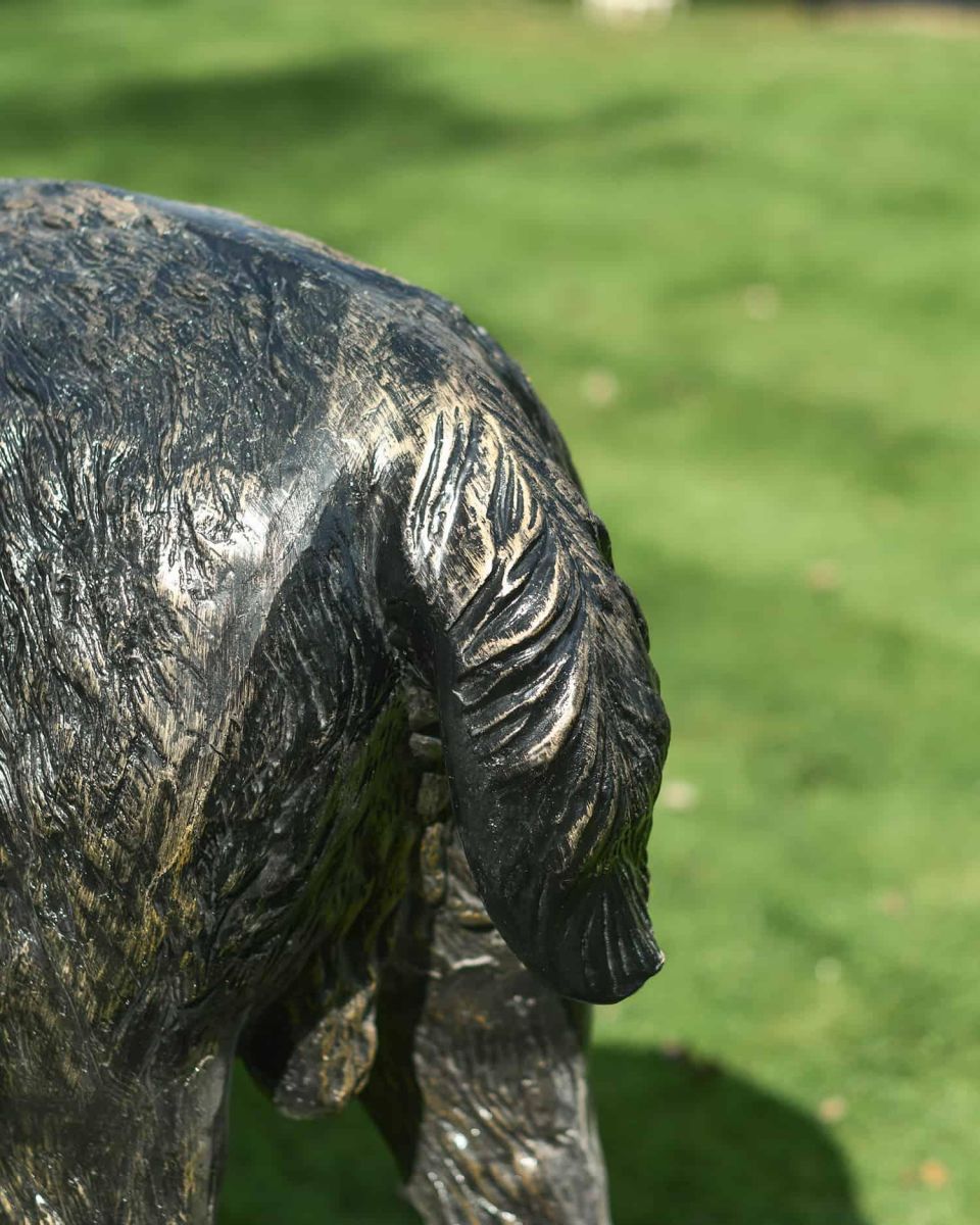 Close-Up of Antique Gold Finish Close-Up of Antique Gold Finish