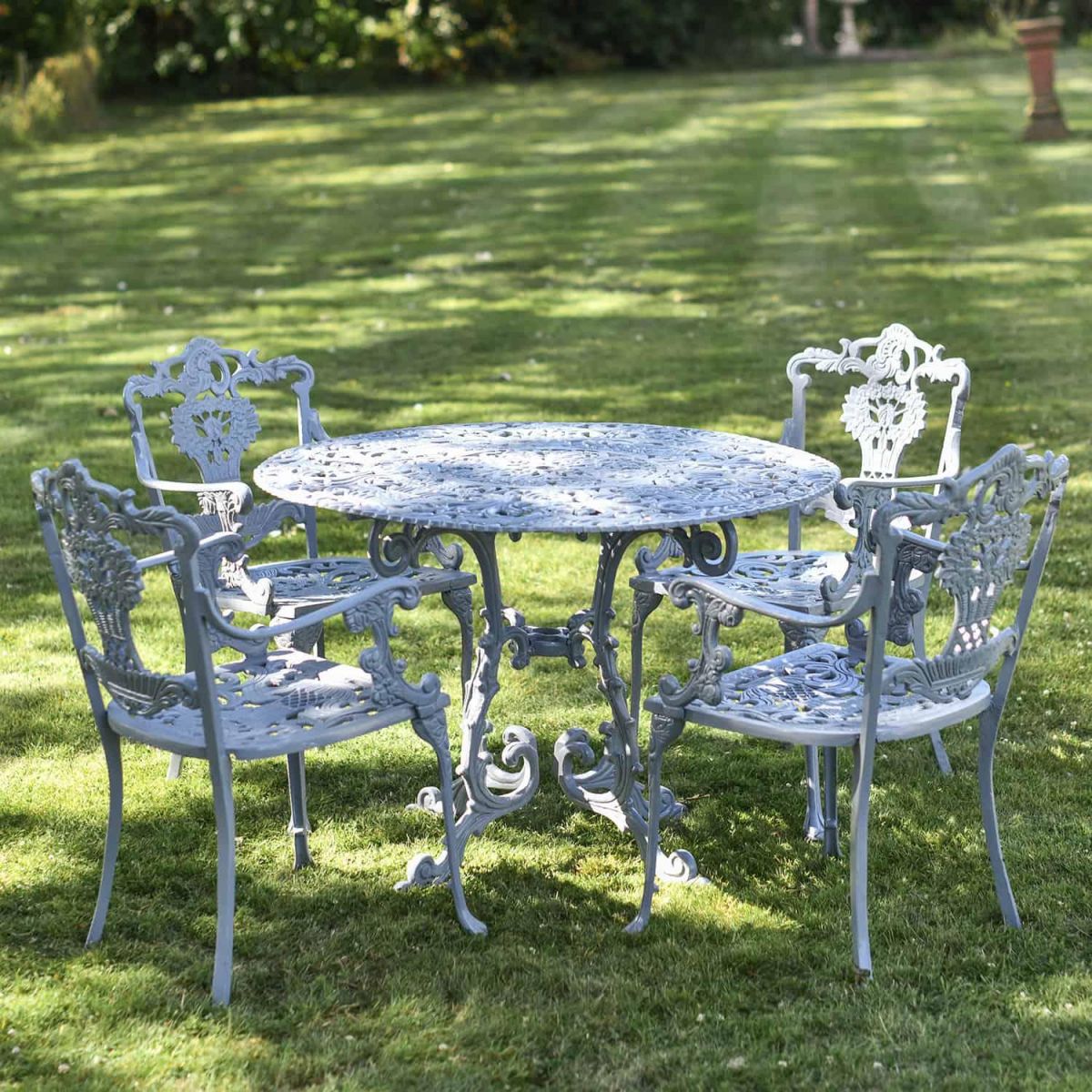 Antique Grey "Versailles" Four Seater Dining Set