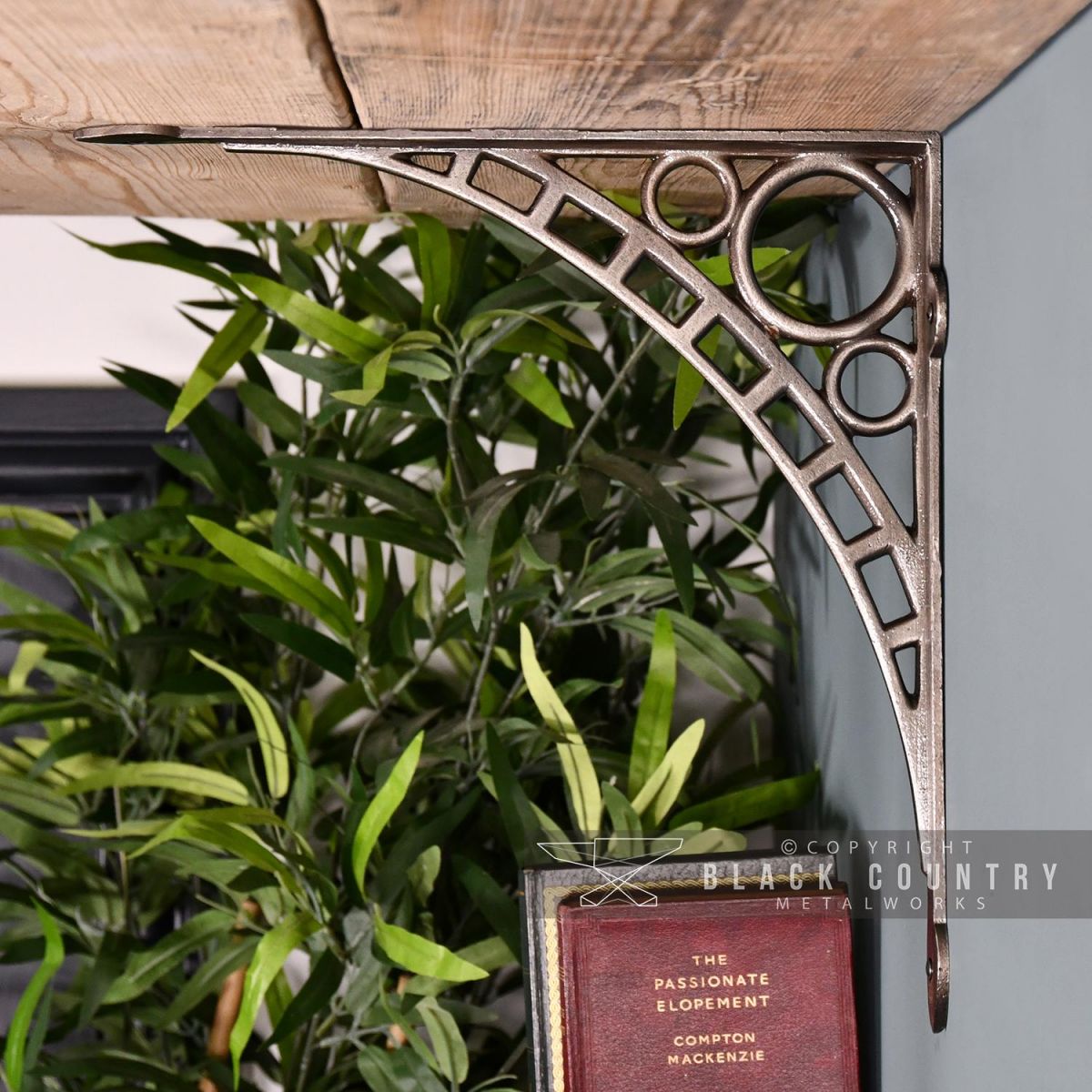 Side View of the "Ironbridge" Shelf Bracket