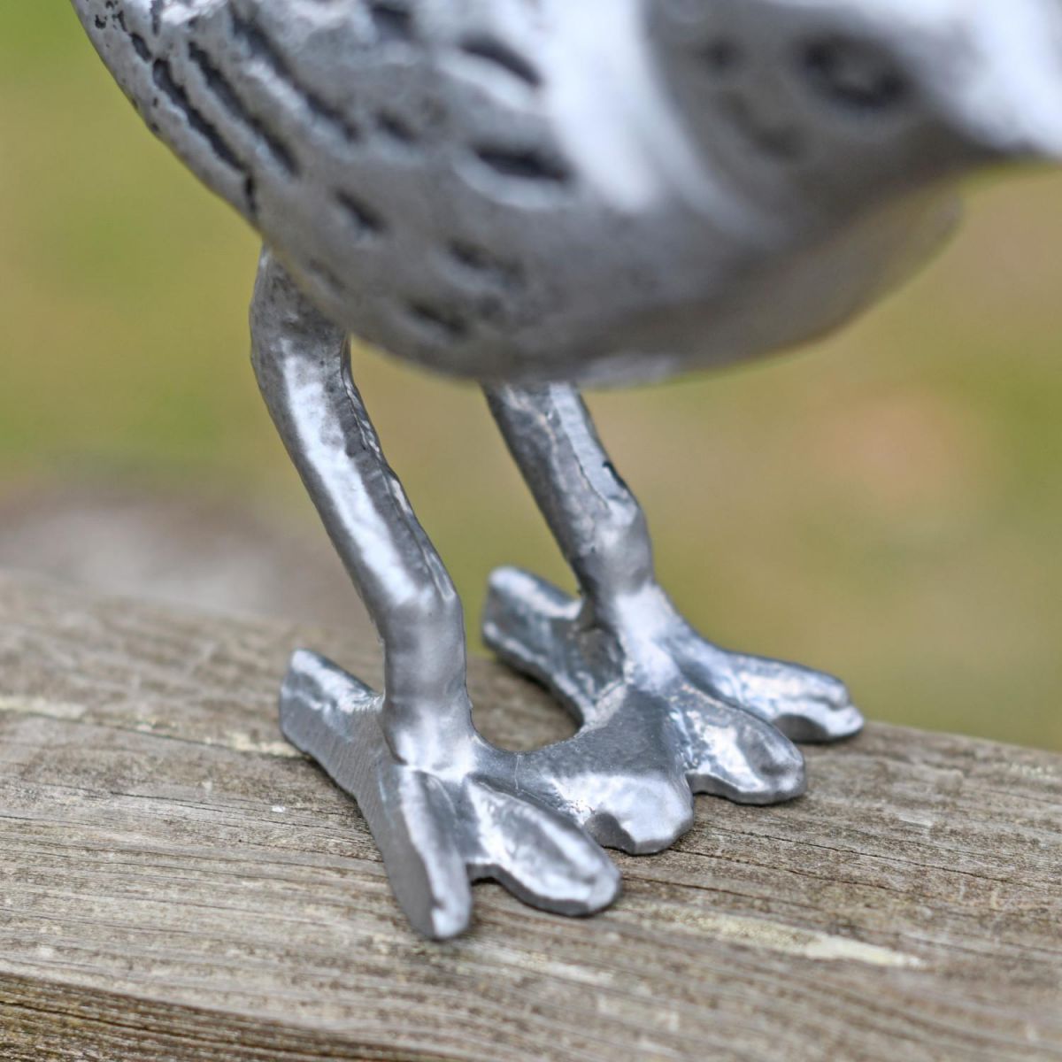 Close-Up of Freestanding Base