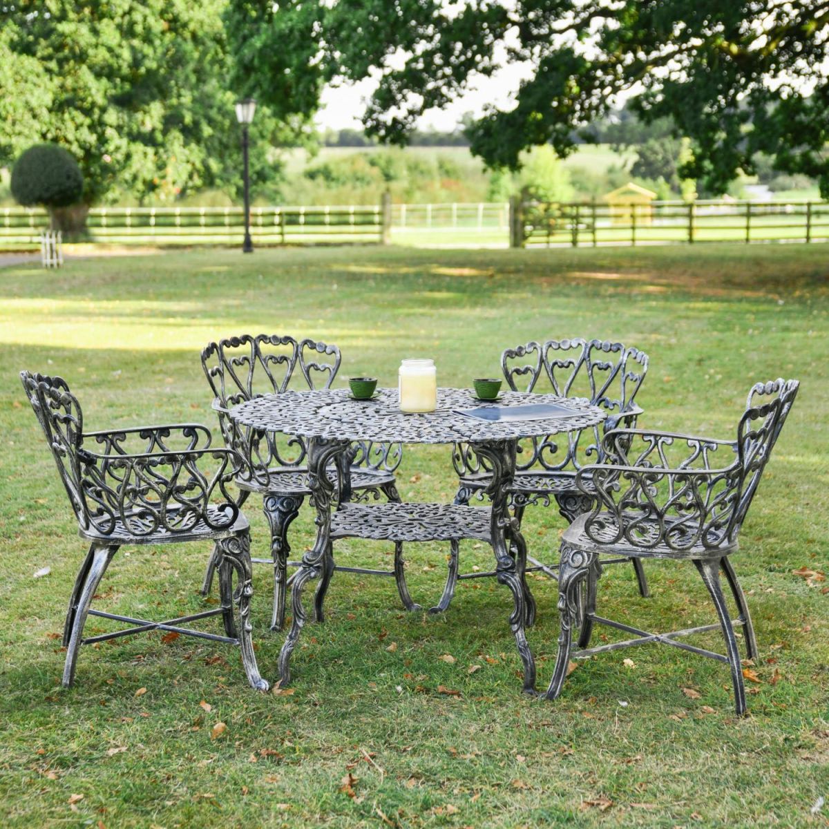 "Edworth Manor" Four Seater Dining Set in Antique Silver Finish