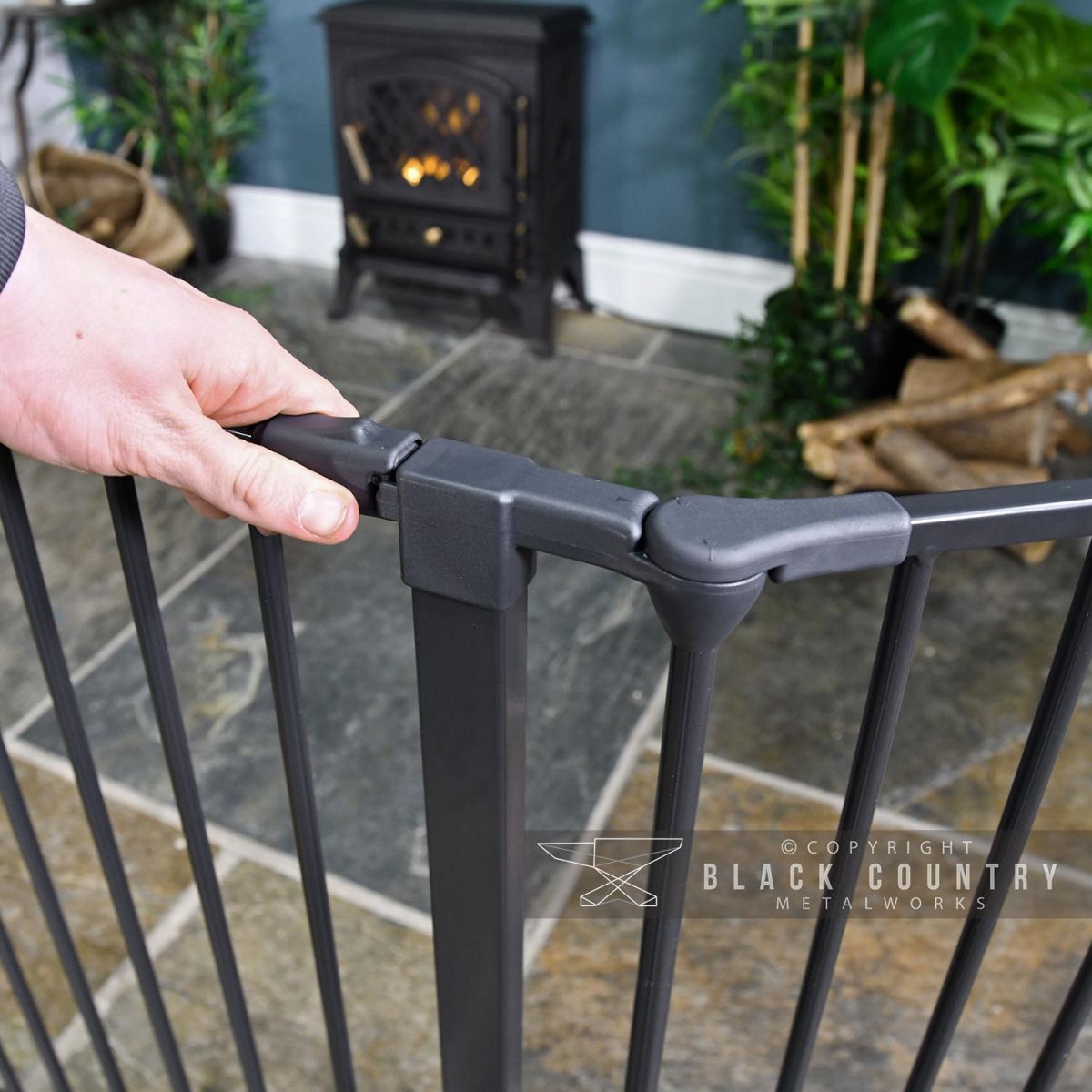 Baby Dan Black Hearth Fireguard to Scale