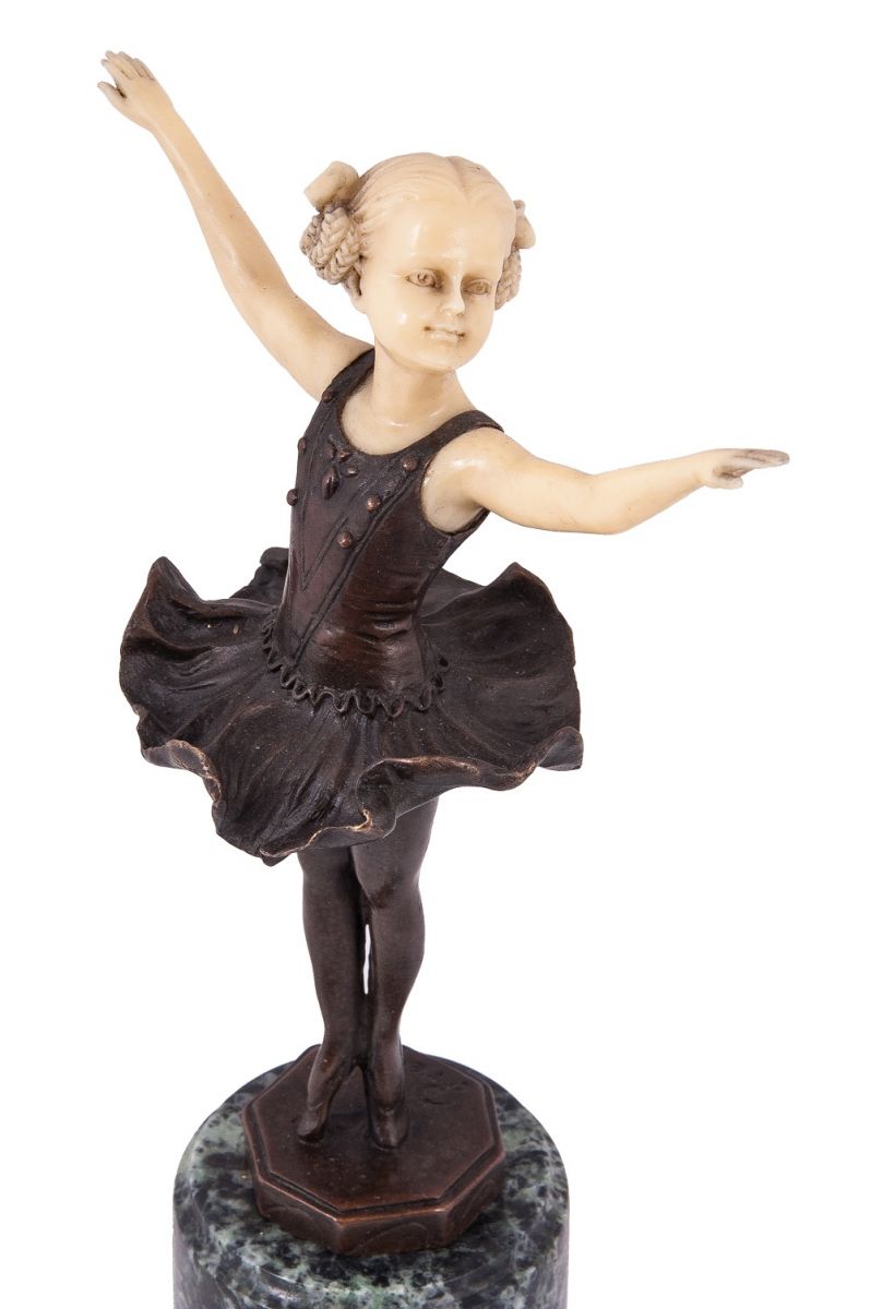 “Acosta Grace” Ballet Dancer Ornament