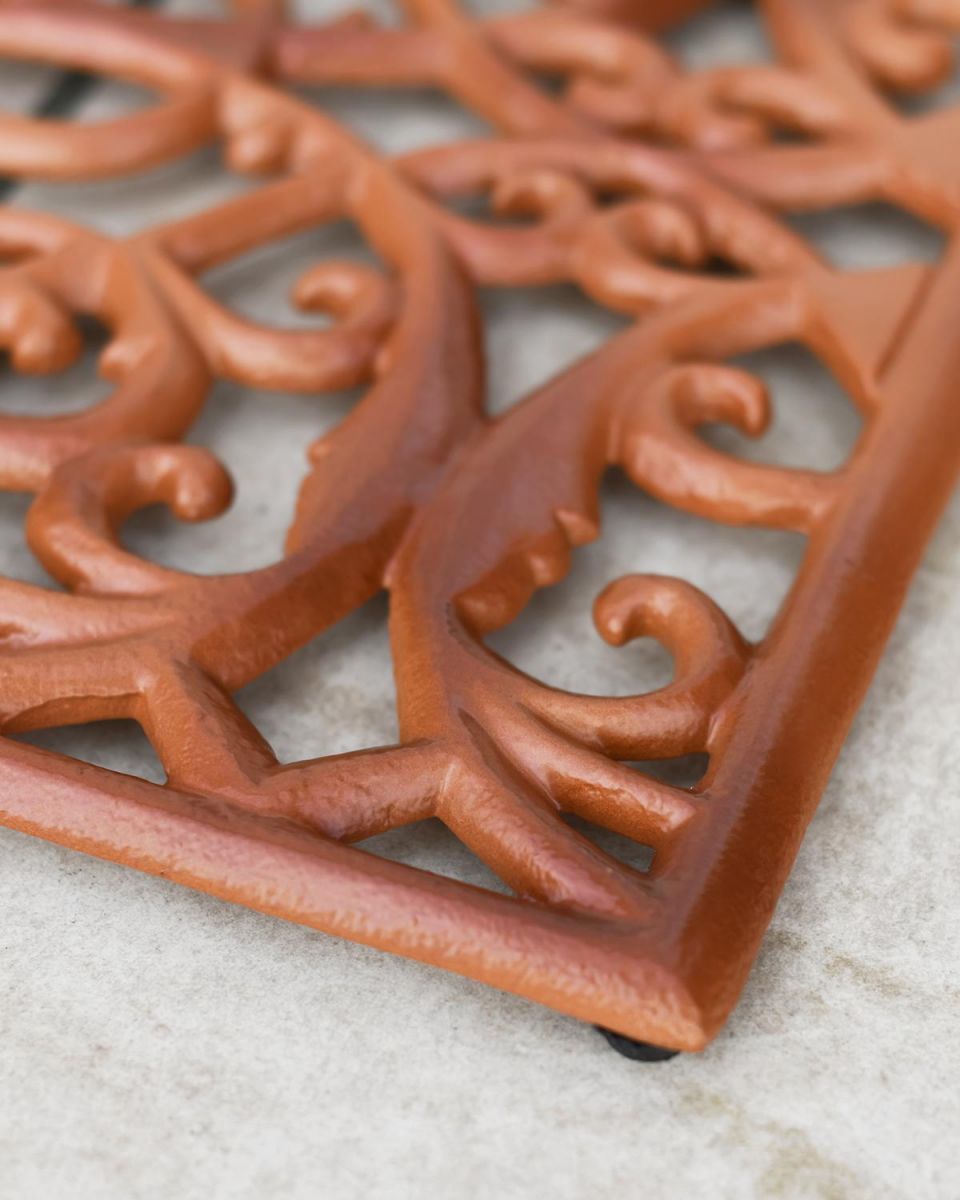 Close-up of the Ornate Pattern on the "Bampton" Cast Iron Rustic Doormat