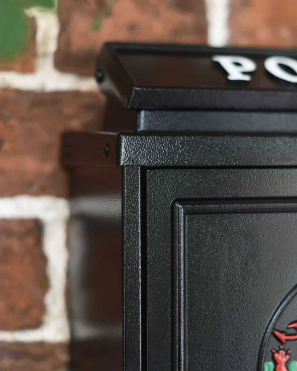 Glass Black Finish on the Post Box