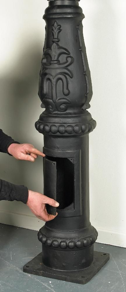 Inspection Chamber on the Lamp Post Inspection Chamber on the Lamp Post