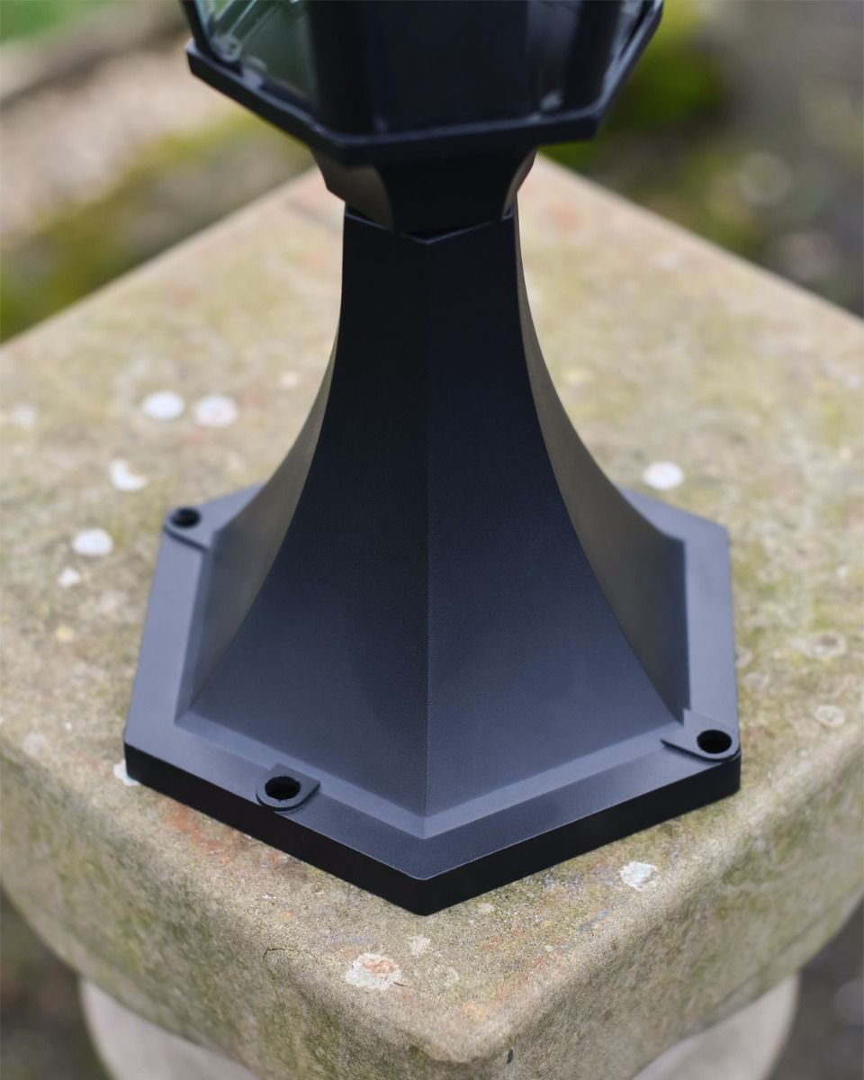 Base on Black Pillar Light In Situ 