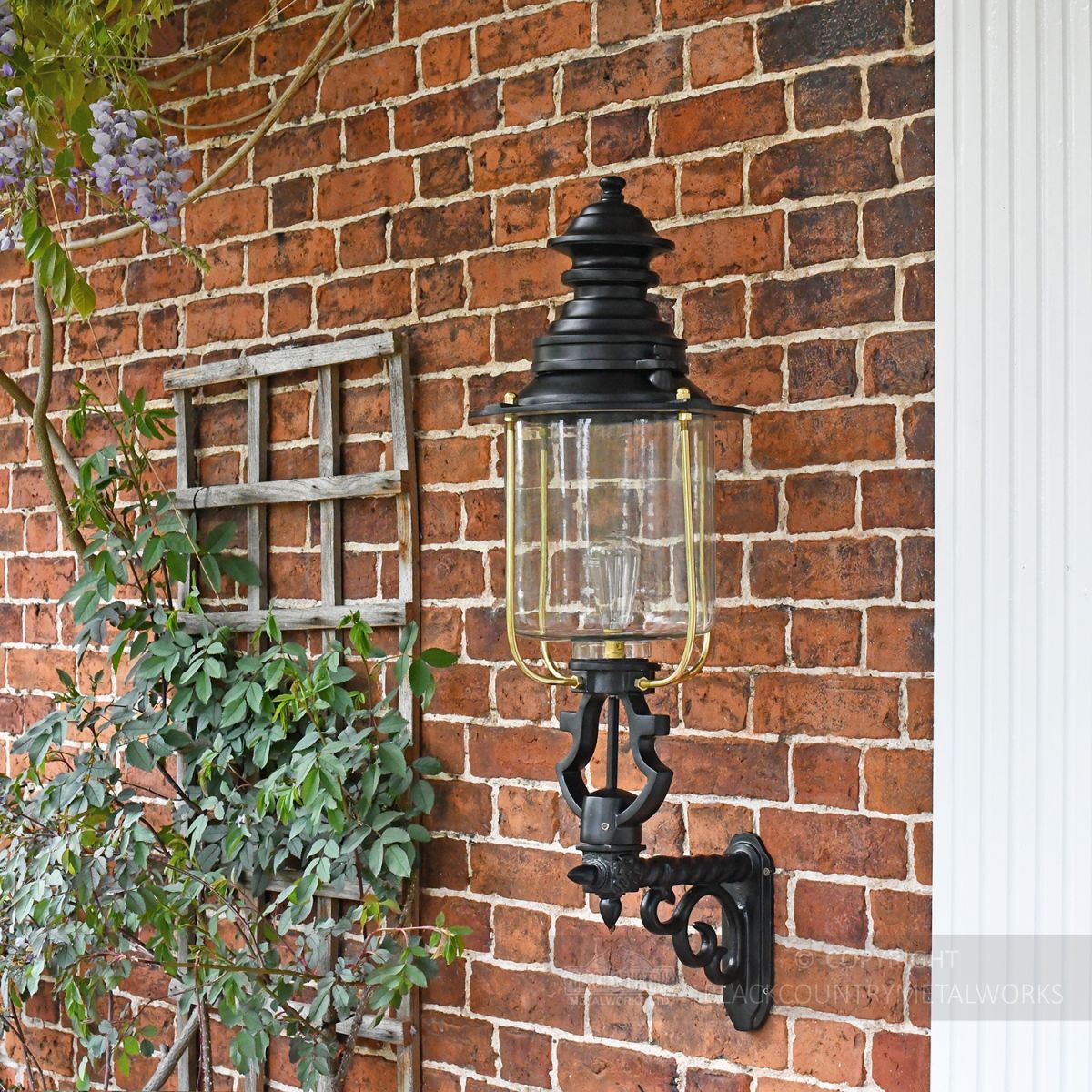 Belgravia Lantern and Royale Bracket on a Brick Wall