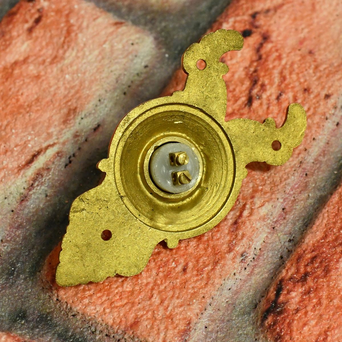 Bell push back terminal components for wiring to chime