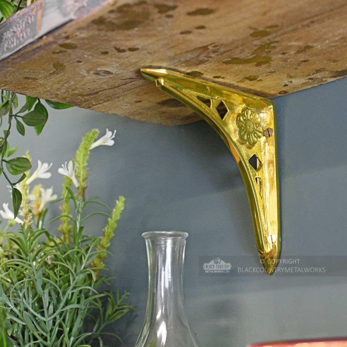 “Tudor Rose” Shelf Bracket 15 x 15cm