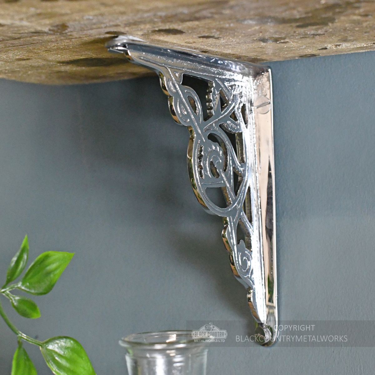 Interior shelf bracket