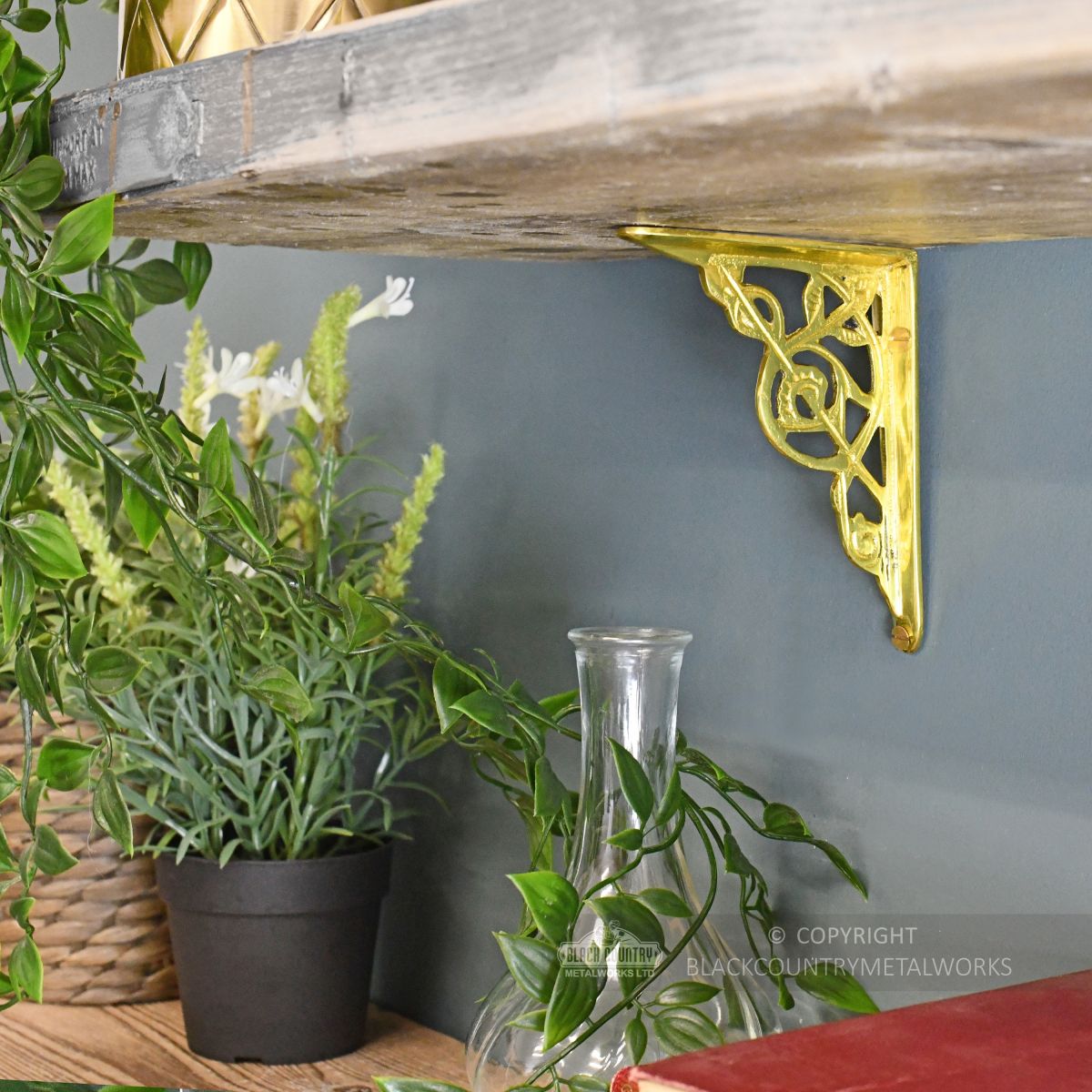 Interior design shelf bracket