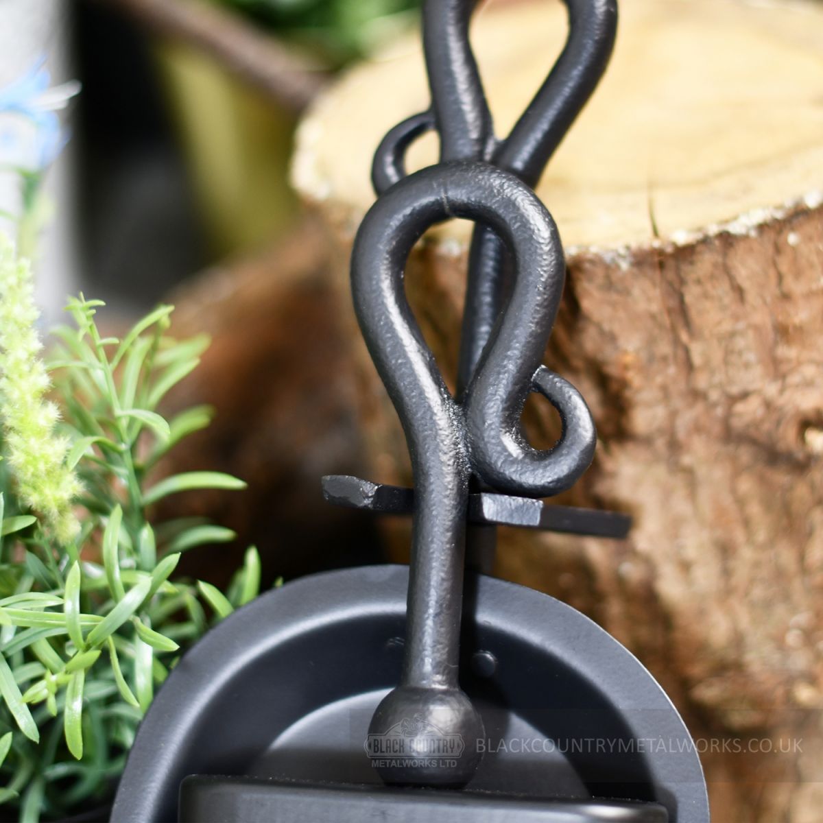 Close up Image of Malvern Brush & Pan Set