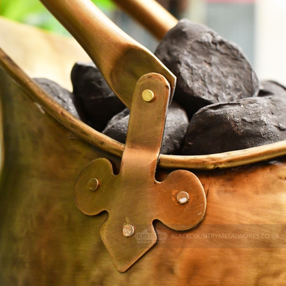 Detailed image of Handle Clasp Detailed image of Handle Clasp