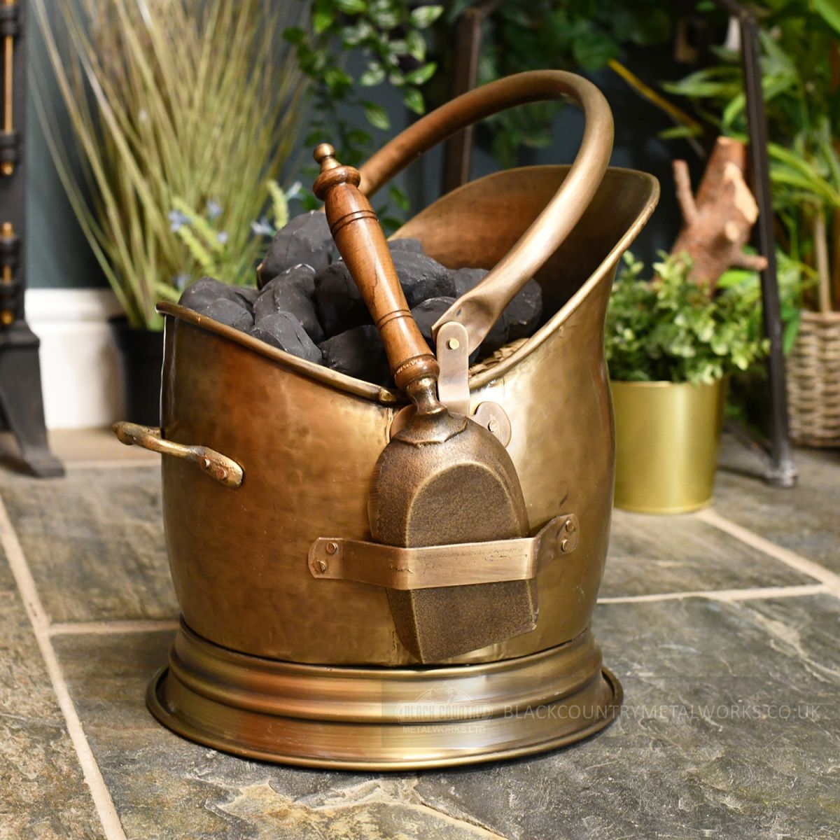 Antique Bronze Coven coal scuttle with shovel Antique Bronze Coven coal scuttle with shovel