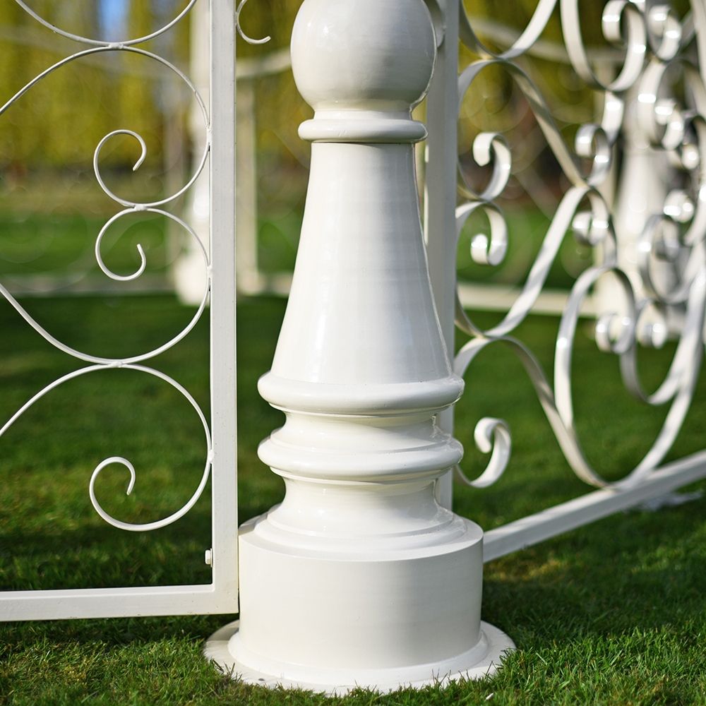 Close up of aluminium base support pillar