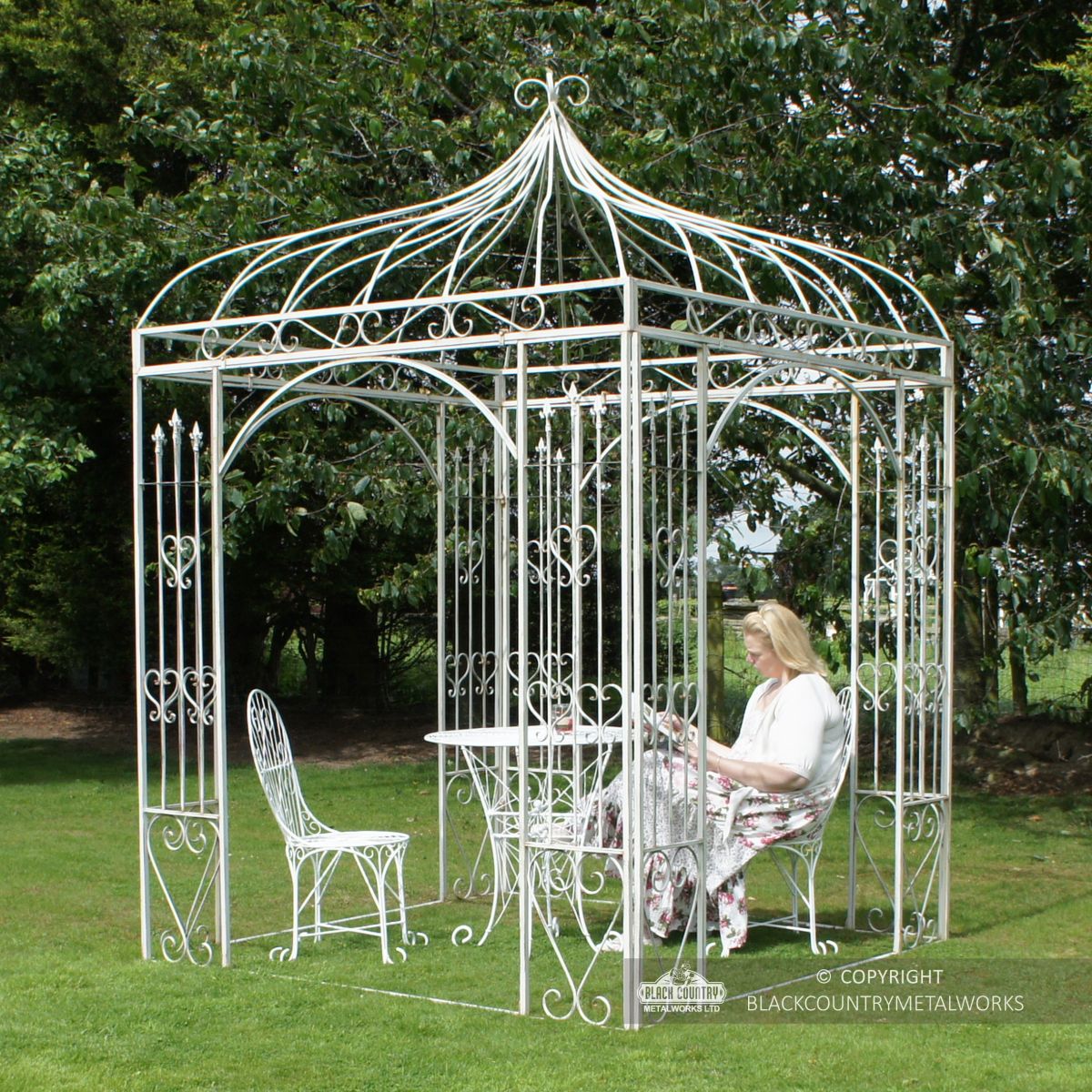 Admiral Square "Arrow Head” Pavilion in Cream