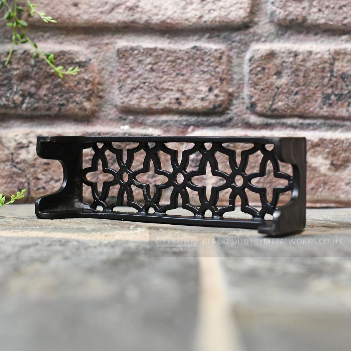 Vintage flower design air brick