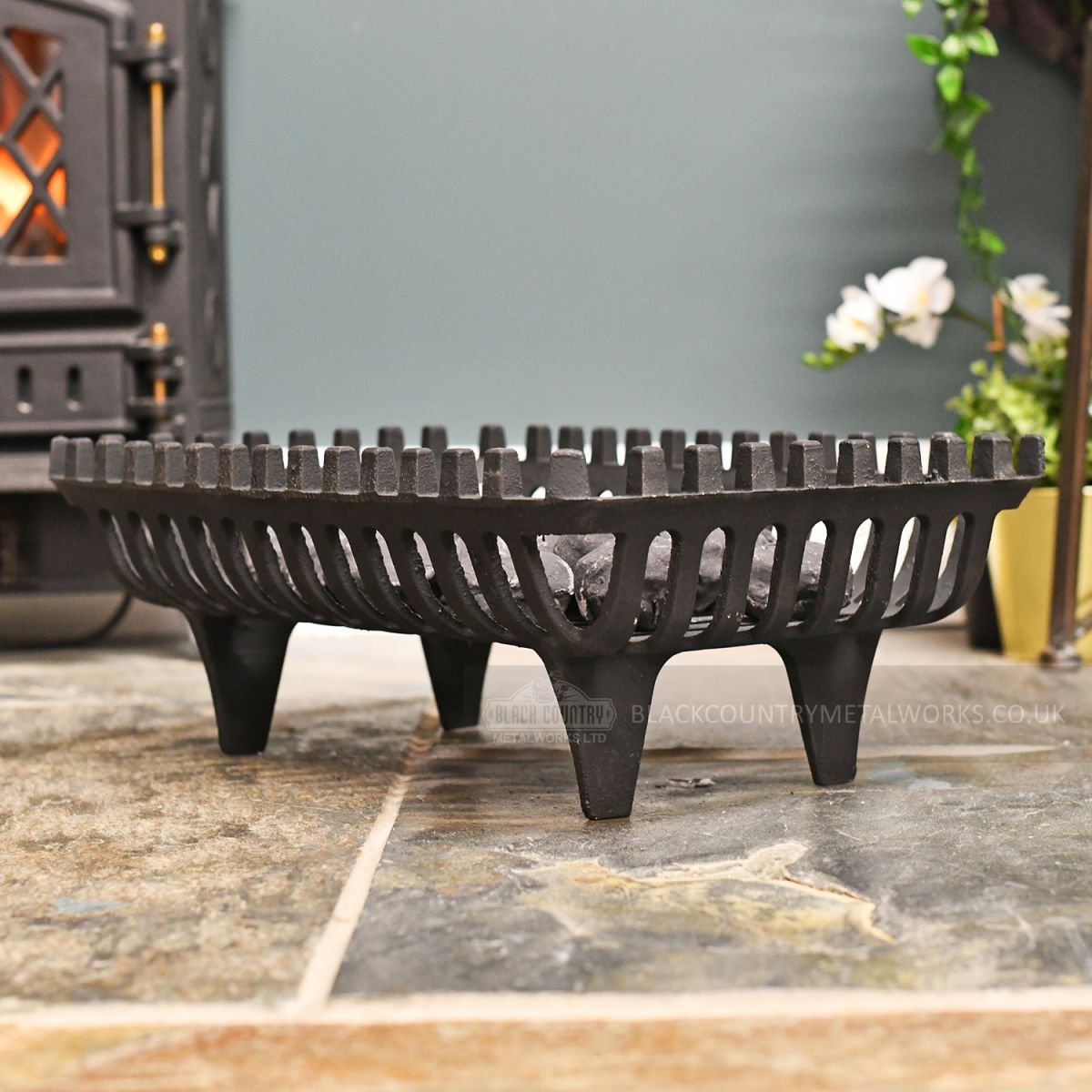 Traditional Cast iron Fireplace basket  Traditional Cast iron Fireplace basket