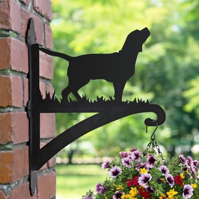 Close-up of the Beagle Iron Hanging Basket Bracket in Situ Close-up of the Beagle Iron Hanging Basket Bracket in Situ