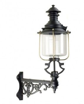 Belgravia Lantern on a Corner Bracket
