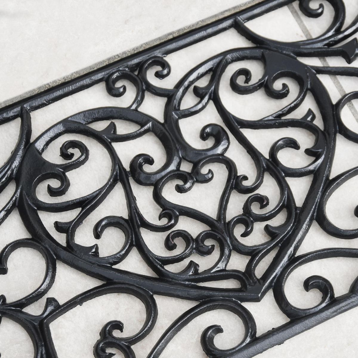 Ornate Heart Design on the "Belleview" Rectangle Heart Doormat