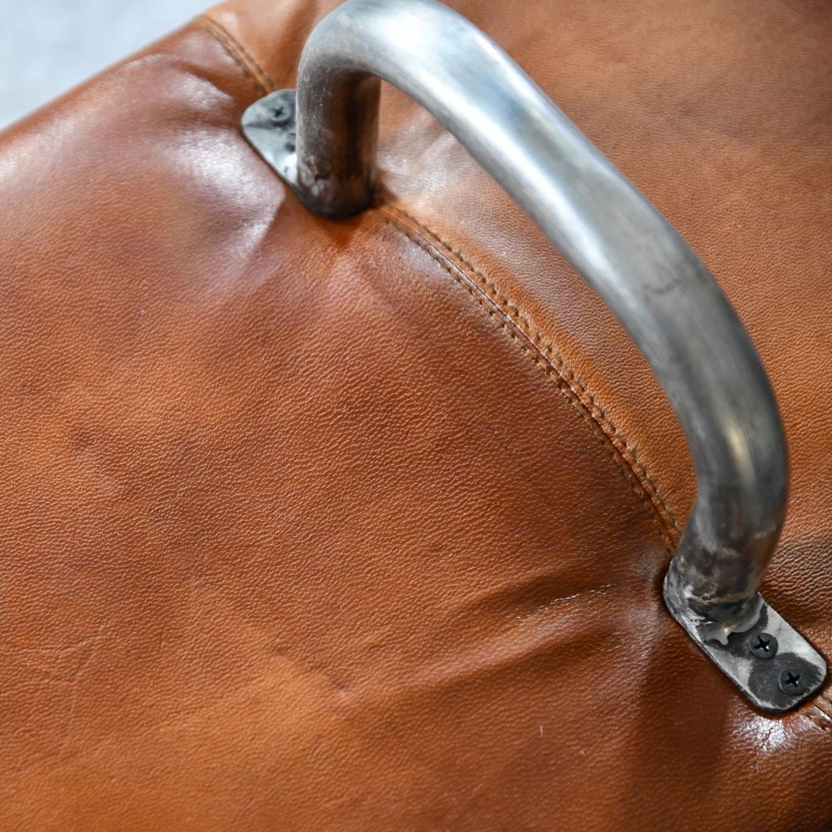 Iron, Mango Wood & Buffalo Leather Gym Bench Iron, Mango Wood & Buffalo Leather Gym Bench