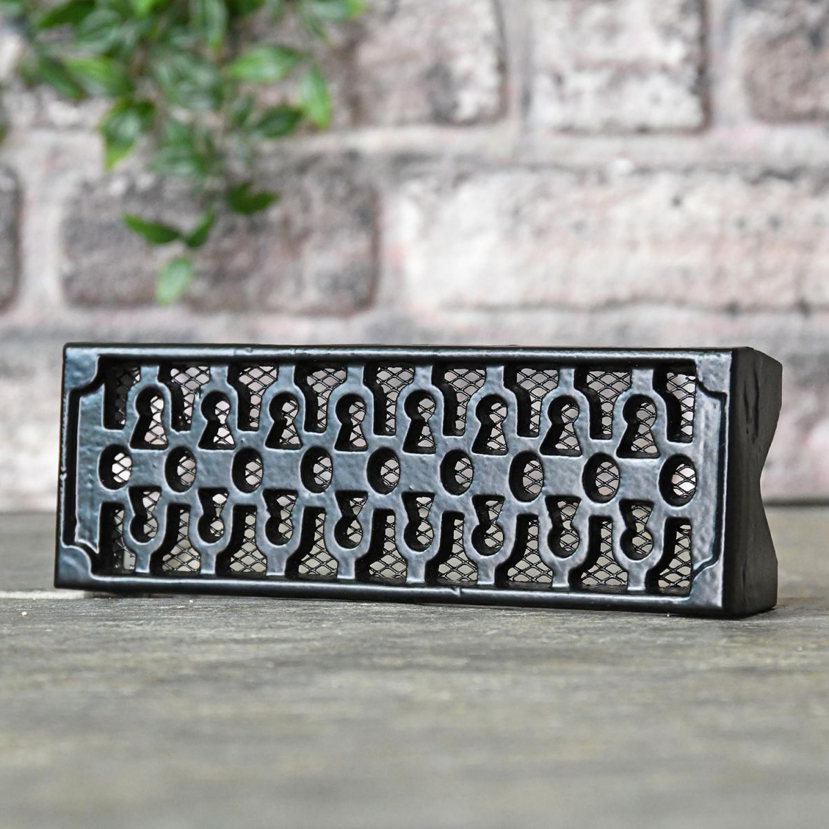  "Keyhole Pattern" on the Air Brick