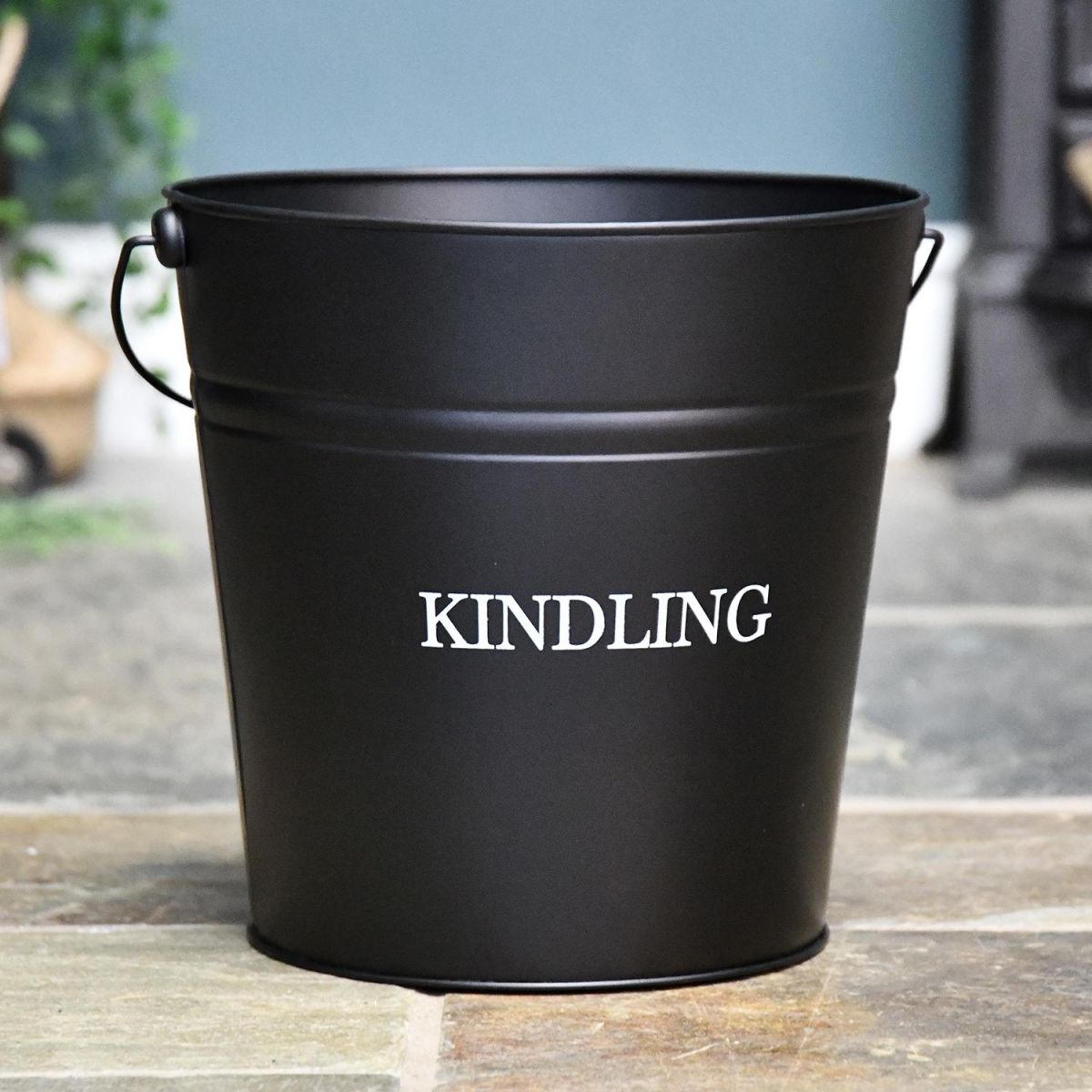 Black Contemporary Kindling Bucket in Situ