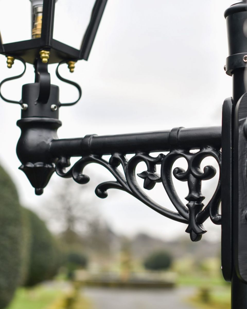 Lantern Bracket