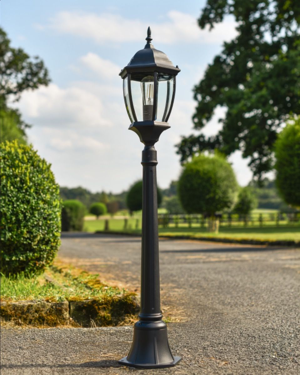 "Saltburn" Traditional Hexagonal Garden Pillar Light