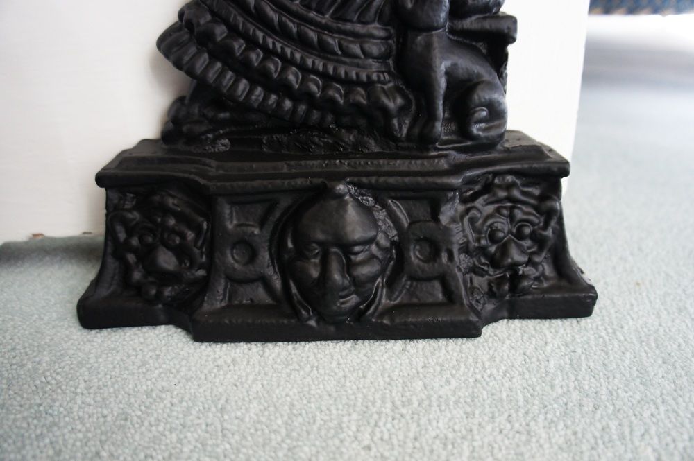 “Mr & Mrs” Punch And Judy Door Stop  “Mr & Mrs” Punch And Judy Door Stop