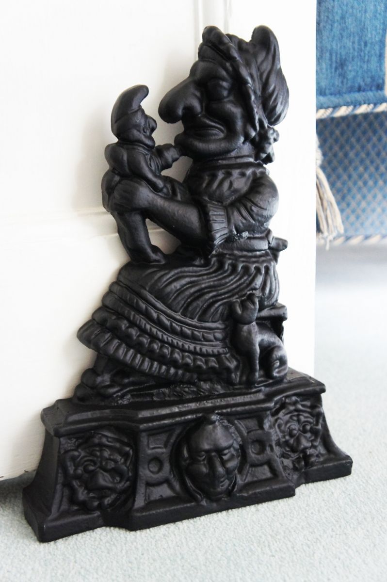 “Mr & Mrs” Punch And Judy Door Stop  “Mr & Mrs” Punch And Judy Door Stop