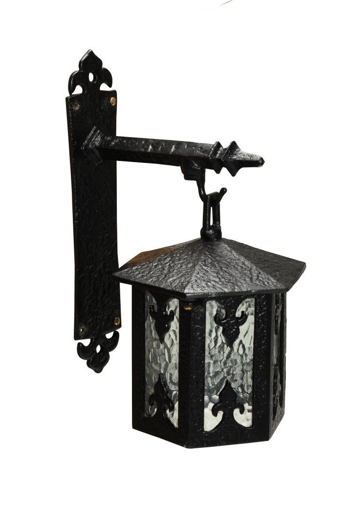 "Tytherington House" Traditional Hanging Wall Lantern 