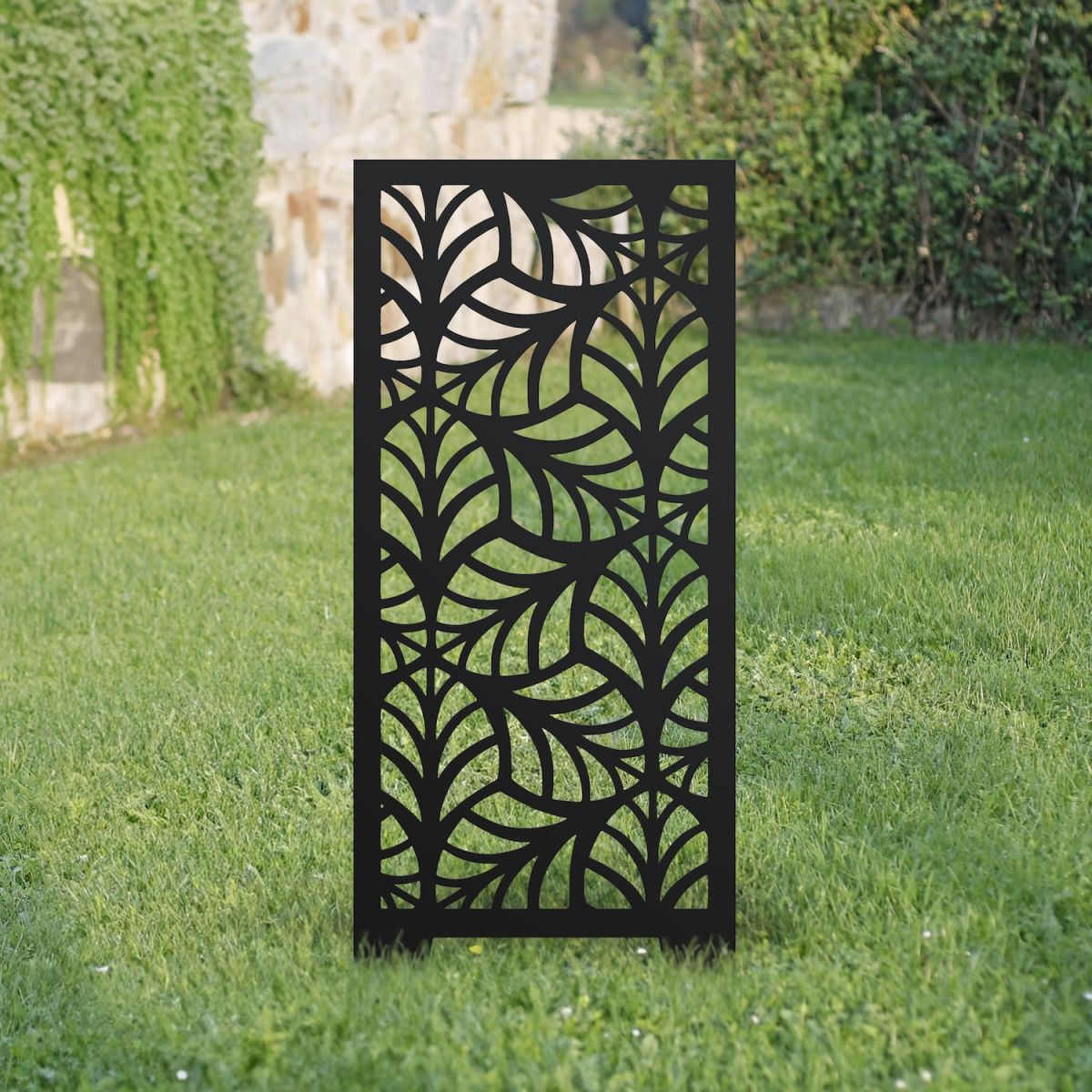 Black Leaf Pattern Decorative Garden Screen